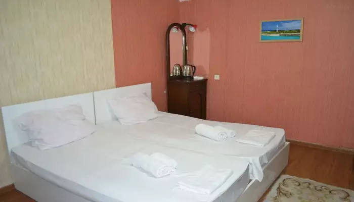 هتل ایساکا تفلیس